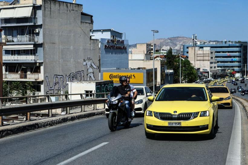 Țepele pentru turiști în Grecia 2026: taxi, restaurant, plajă, mașină închiriată