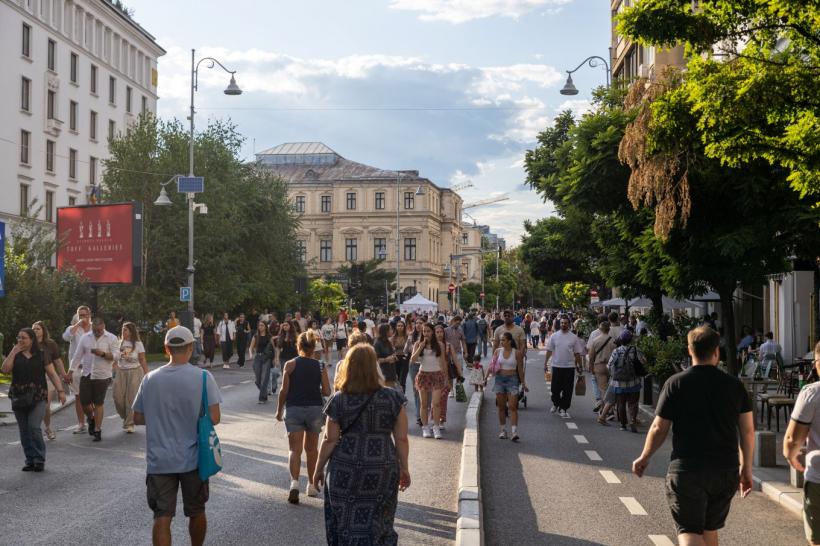 Primul weekend din august aduce noi experiențe pe Calea Victoriei, la „Străzi Deschise – București, Promenadă urbană”