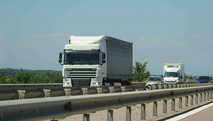 Atenție, transportatori: CNAIR oprește camioanele în județele aflate sub avertizare de cod roșu