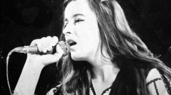 o marie care ridica sala in picioare