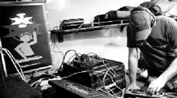 atmosfera brandul ce a luat trenul dintre ani