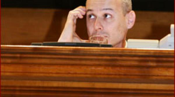 asistenta medicala olteanu refuza csat