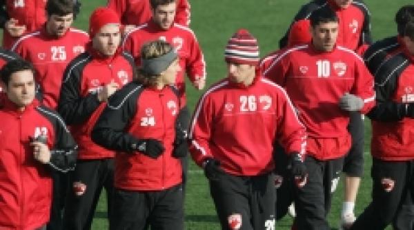 dinamo cu gandul la liga