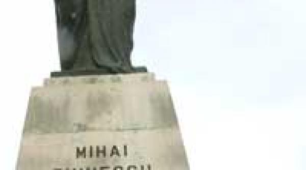 ma recomand mihai eminescu