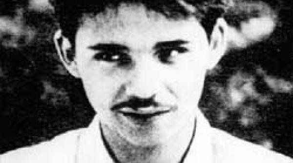 poetul unui ev aprins