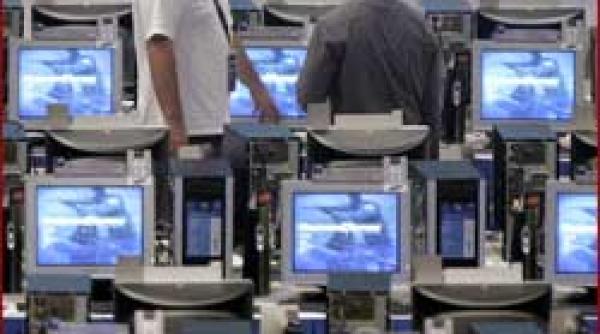 business piata pc urilor trece de 200 de miliarde 36