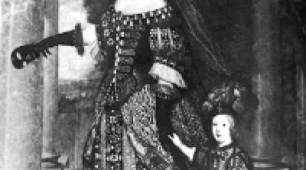 editie de colectie hainele puterii