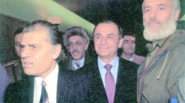 puloverele revolutiei