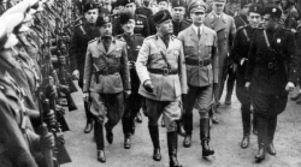 uniformele dictatorilor