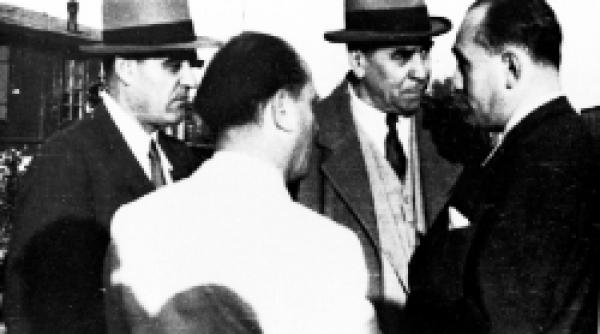 scindati in doua tabere