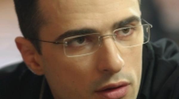 se iubeste mult cornel ilie scrie sf