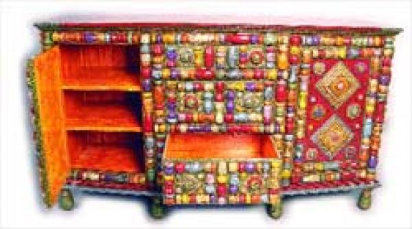 mobila americana cu influente tramp art