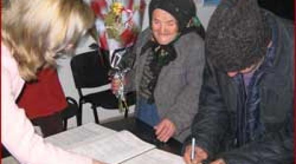 nunta pentru bani de inmormantare