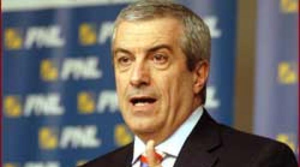 calin popescu tariceanu traian basescu a vopsit semaforul in verde ca sa poata trece strada si cand este rosu