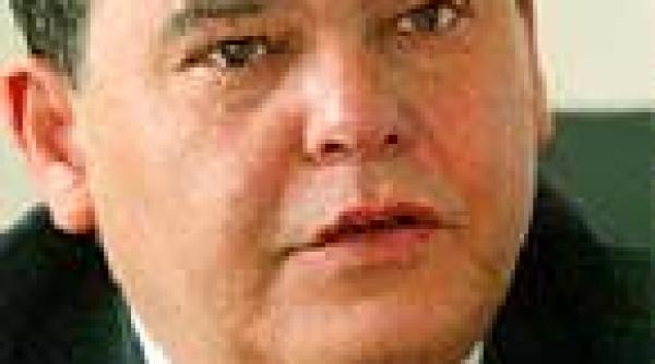 cu ochii larg inchisi