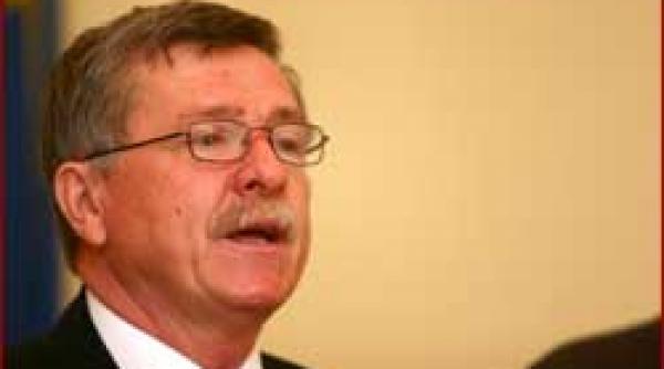 ilegal pentru edituri bani pentru elevi teapa