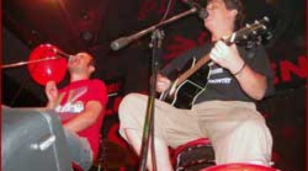 pro si contra valentinea 128 153 s day surprize cu cantec pentru indragostiti