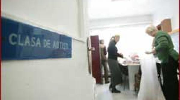 bucuresti elevi autisti evacuati in vacanta