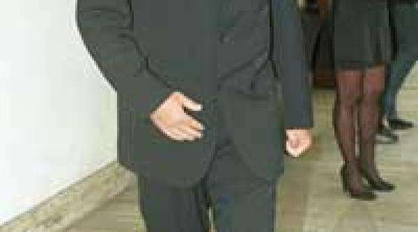 32 43 1 carmaci la palatul victoria