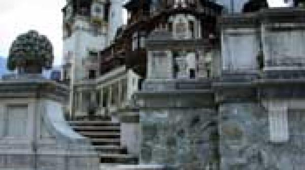 retrocedare pelesul si pelisorul se intorc la rege