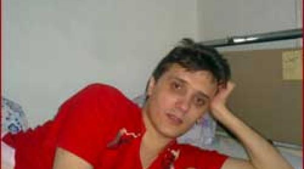 apel umanitar un baiat care si a trait tineretea la pat poate fi ajutat