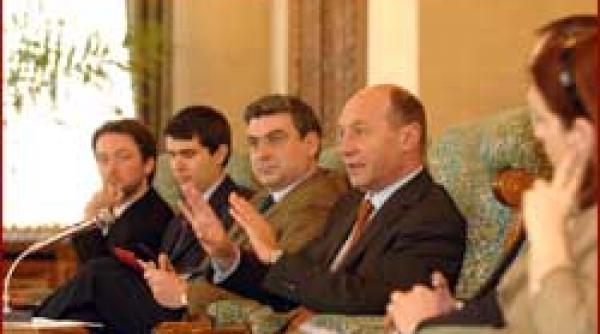 apostolul uninominalului basescu vrea sa mearga din judet in judet