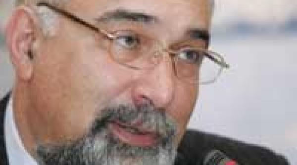 stabilitate fmi precocupat de inflatie si deficit