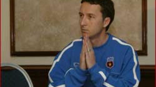 steaua mihai stoica ironizeaza informatiile privind debarcarea sa