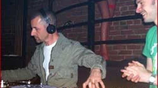 premiera above beyond in globul de sticla