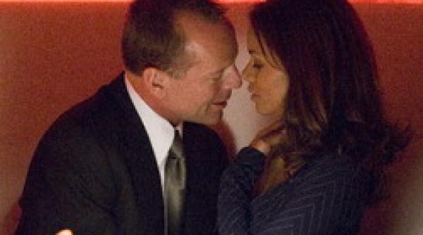 132 catering 148 in stil american bruce willis a pus o pe hale berry la ingrasat