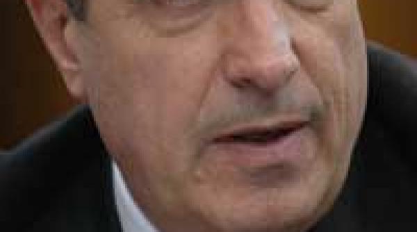 curajosul tariceanu nu voteaza suspendarea