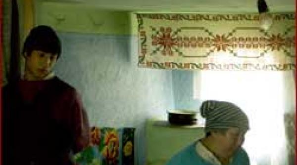 strategie asistenta maternala l a abandonat la poarta parintilor