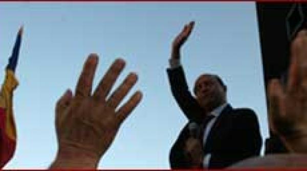 discursul tinut de traian basescu in piata universitatii