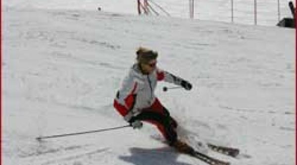 poftiti la schi de tura ninsori zi de zi pe muntele furnica