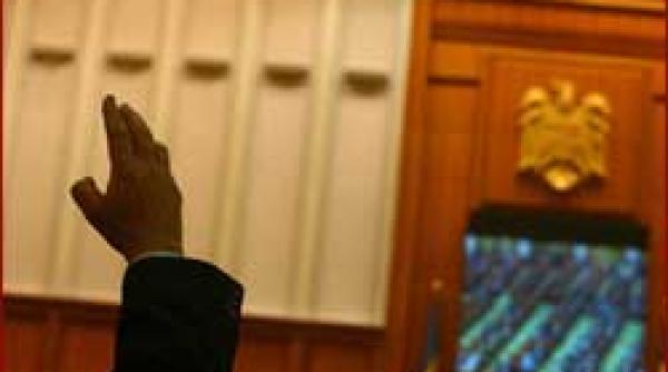 democratie de carton legi confuze institutii slabe