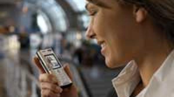 vanzari globale celularele plus de 12