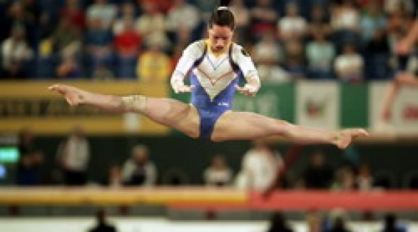 gimnastica dragulescu accidentat la cap nistor si koczi au luat medalii