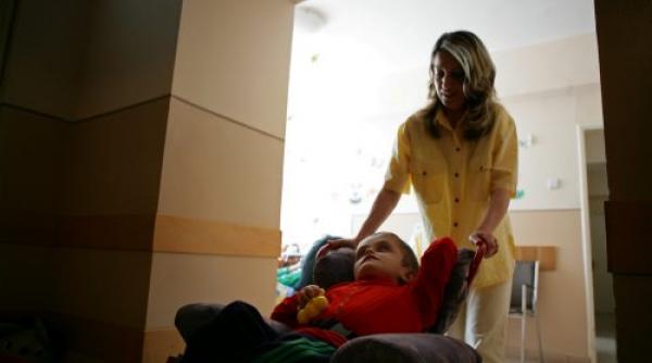 bebelusi tinuti ilegal in orfelinate