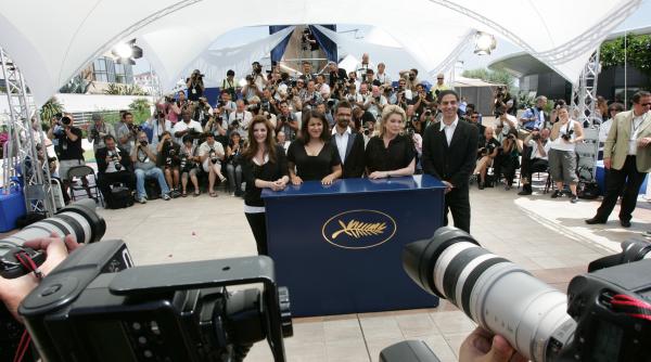 de la persepolis la padurea spanzuratilor