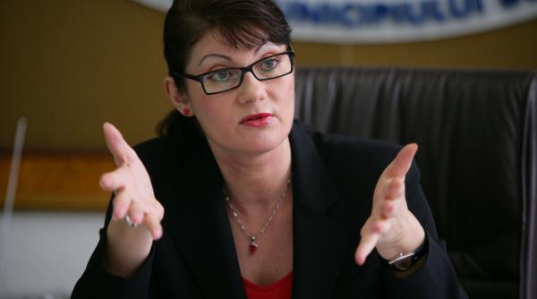 mioara mantale minte prin omisiune