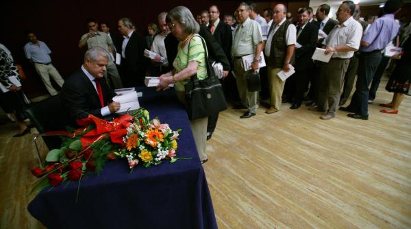 nastase i a dat nup lui oprisan