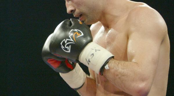 box bute viseaza la centura cu diamante