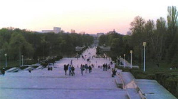 populatia romaniei in scadere continua