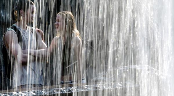 inca o saptamana de calduri tropicale