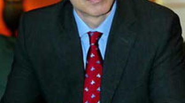 pantofii lui tony blair sau prietenul la export se cunoaste