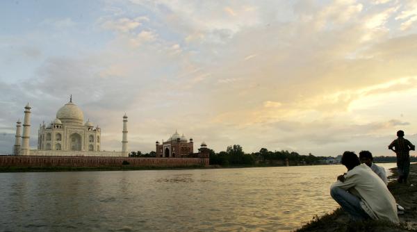 concurs intre antici si contemporani