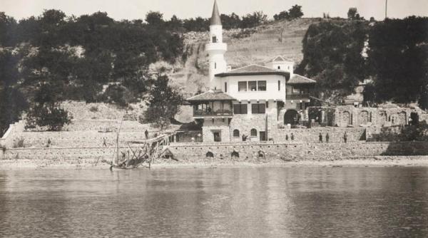 publicistica tacerea o datorie