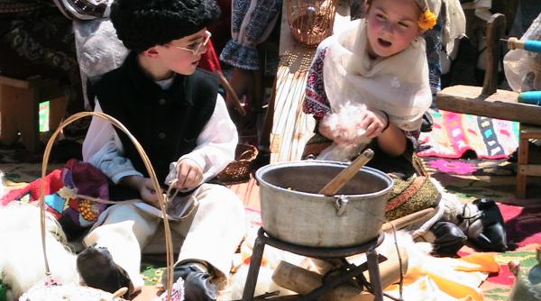 tabara de arta in satul copilariei
