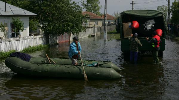 inundatii combatute cu steaguri colorate