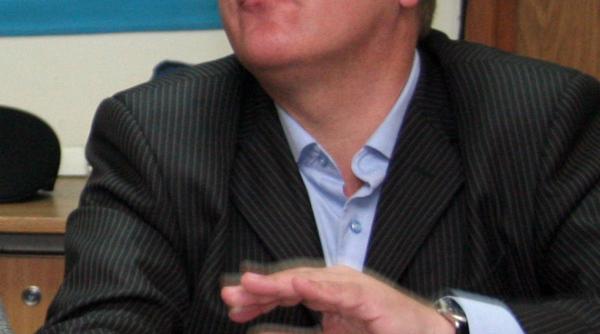 senatorul ion radoi cu pufoaica neplatita